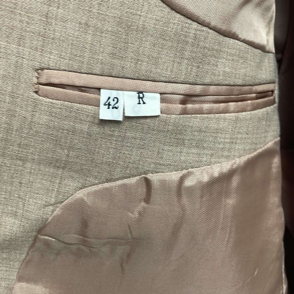 Men’s 3 pc Tan Dress Suit Size 42R, Made in Poland - Picture 6 of 13